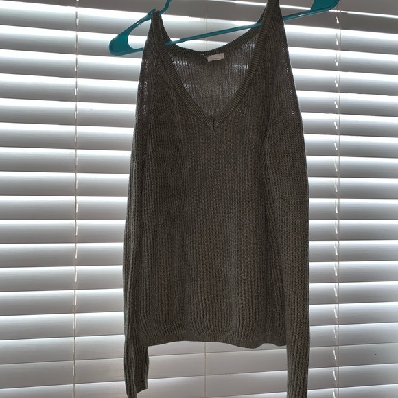 Open shoulder gray sweater - Picture 1 of 3